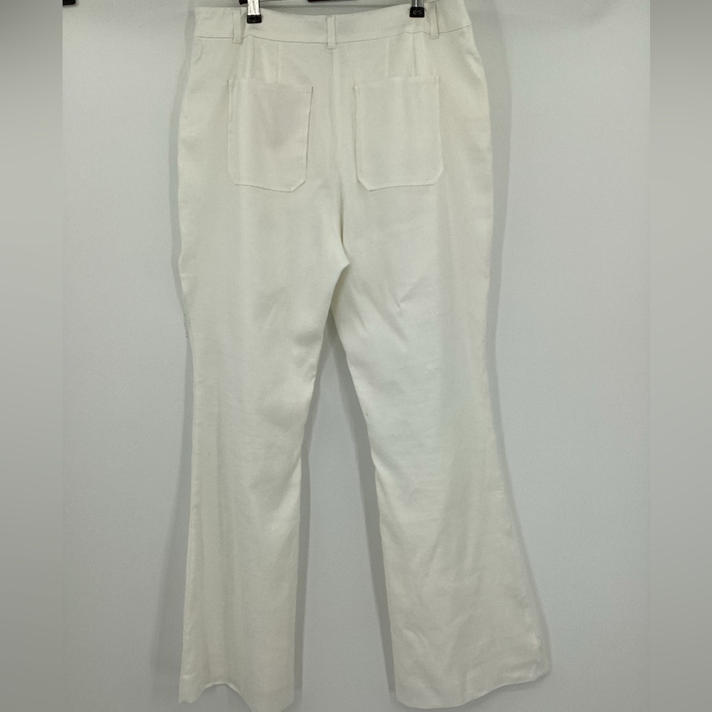 White House Black Market Cream Flare Pants with Patch Pockets - Picture 3 of 15